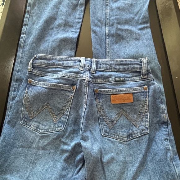 Wrangler Denim - Wrangler Women's Classic Blue Straight Leg Jeans 27x34